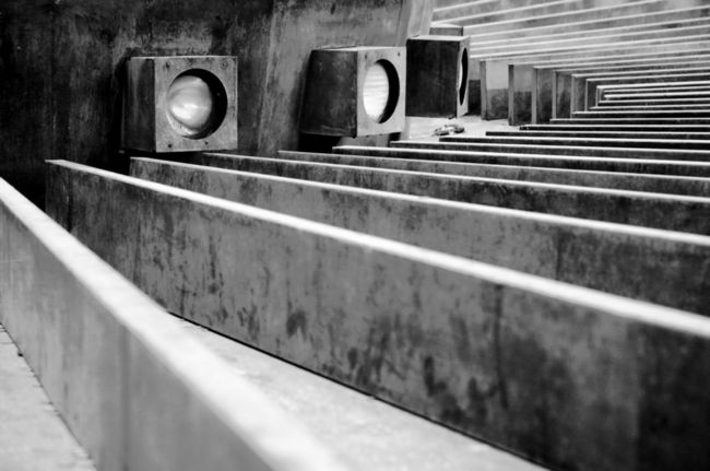 Empty fountain detail at Hirshorn