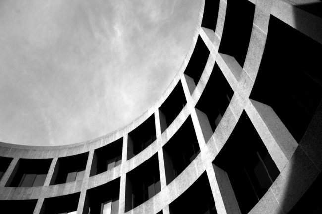 The curve of the right side of the Hirshorn Museum