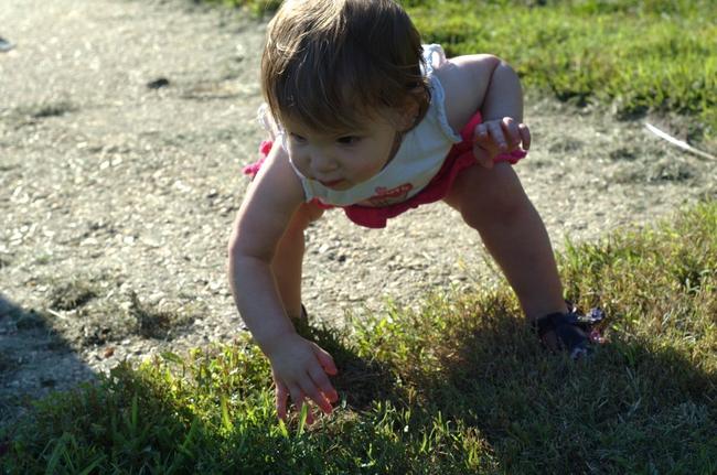 Layla uses the tripod-method to stand