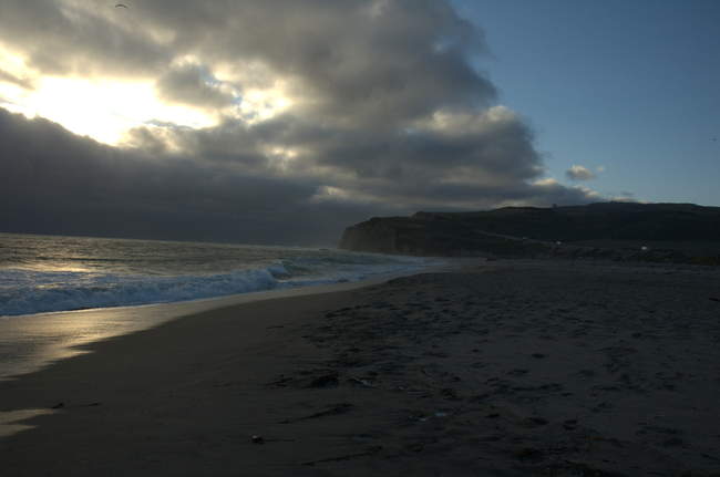The clouds become more ominous, but there is no threat of rain