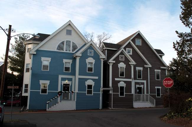 What a nice couple...