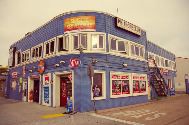 Right near the alehouse where we ate on day 2 (yeah, I retroed it out)