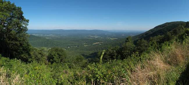 Gooney Run Overlook (2085ft, W)