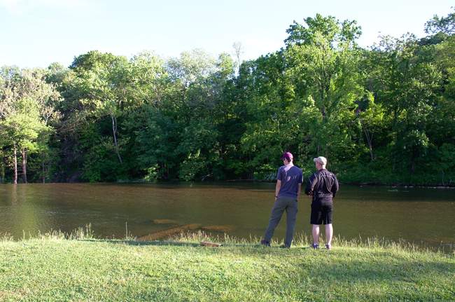 Moaning Trout and Compass check out the waters in Damascus